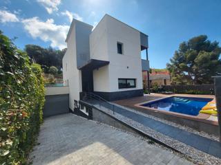 Maison à Urbanitzacions. Comodidad!! espacio!! todo a 300m del mar!!!!