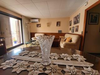 Appartement à Calella. 4 dormitorios 2 baños 2 balcones ascensor y al lado del mar!!!!