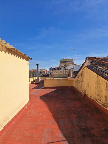 Foto b4f12350-82e2-4d6f-8e84-4289f1cb6a0a. Casa amb calefacció a Calella