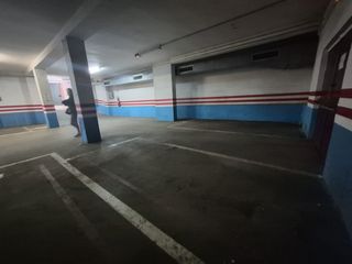 Aparcament cotxe  N-2 123. Plaza de aparcamiento céntrica!!!!
