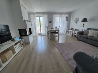 Maison jumelée à Calella. Elegante casa  con luminosidad, comodidad y espacio exterior!!!