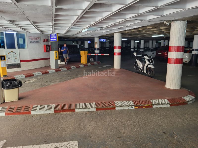 Foto b681b31e-12d9-475a-b5c7-21f3e2315ae3. Aparcament cotxe a Calella