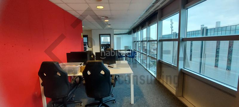 Foto 04f7b15f-bc96-4884-b0d0-455b3ffd2c79. Oficina en avinguda de francesc macià 60 en rentabilidad en Sabadell