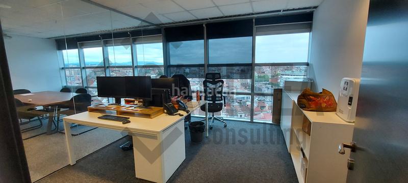 Foto 076270fb-28a1-4041-9162-016aa7a26df9. Oficina en avinguda de francesc macià 60 en rentabilidad en Sabadell