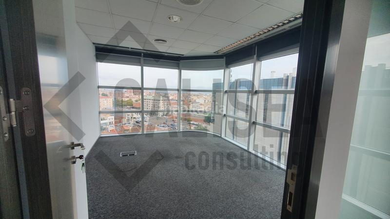 Foto 259741ee-ca0f-4037-b8a2-378b89b2d19c. Oficina en avinguda de francesc macià 60 en rentabilidad en Sabadell