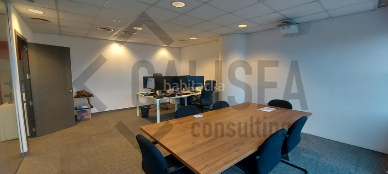 Foto 2895e15d-a21e-4a6f-85c7-c264b06d08d2. Oficina en avinguda de francesc macià 60 en rentabilidad en Sabadell