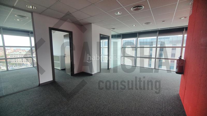 Foto 93fff86e-4f02-49b9-8811-7fb2c29a8ef5. Oficina en avinguda de francesc macià 60 en rentabilidad en Sabadell