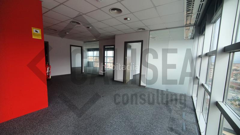 Foto c7f0811c-16f9-4de4-9270-6d76200632a3. Oficina en avinguda de francesc macià 60 en rentabilidad en Sabadell