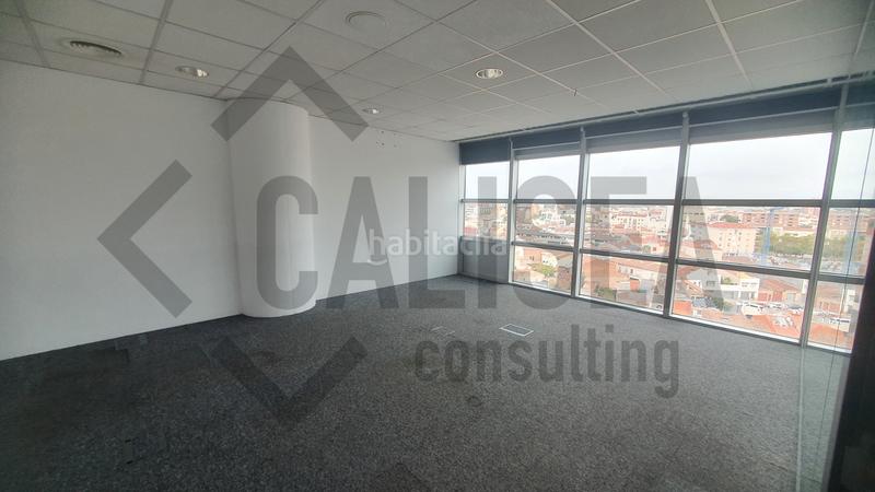 Foto d2d0ff08-4463-4579-aef6-1d1303fab9cd. Oficina en avinguda de francesc macià 60 en rentabilidad en Sabadell