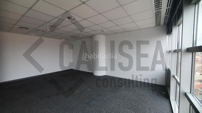 Foto fbf3e46c-38ac-40a7-b88c-0fe1b90978c9. Oficina en avinguda de francesc macià 60 en rentabilidad en Sabadell