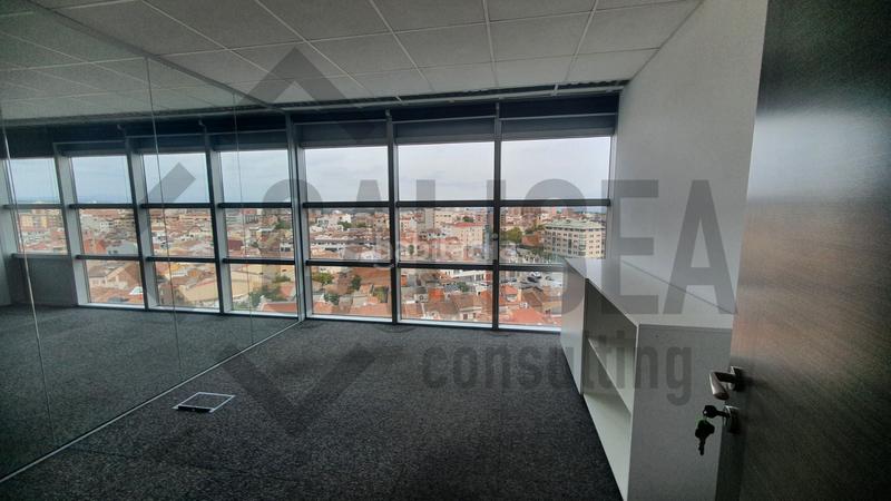 Foto fe1d3acd-4fb0-4a91-8b1d-02d94a9cf1e0. Oficina en avinguda de francesc macià 60 en rentabilidad en Sabadell