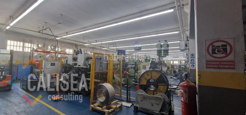 Foto 4a206afa-b967-4472-8271-5c452c7b5ab7. Alquiler nave industrial en Gràcia Sabadell