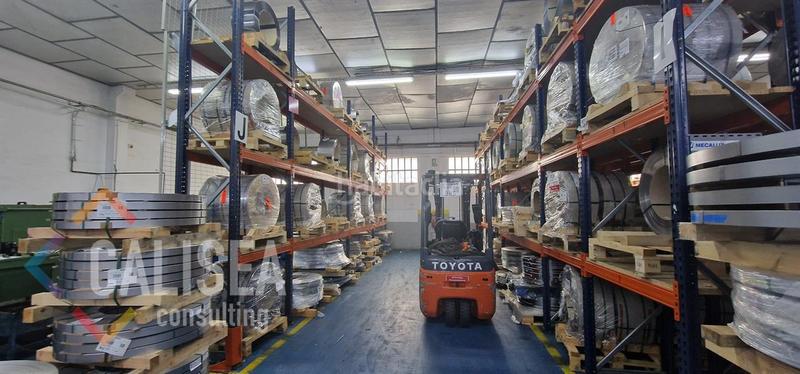 Foto 4e61208b-0346-48a1-bfa4-228cffed4772. Alquiler nave industrial en Gràcia Sabadell