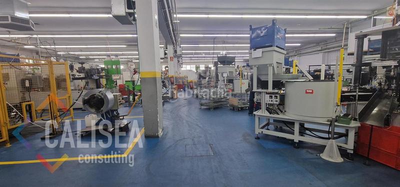 Foto b84c12c0-95ab-408d-a90b-6c4e8b3cfd38. Alquiler nave industrial en Gràcia Sabadell
