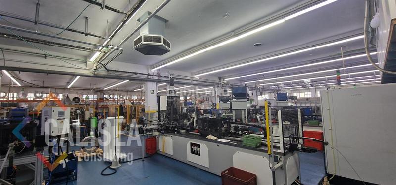 Foto f92b1acb-c360-40b2-91d2-11c5d34ef494. Alquiler nave industrial en Gràcia Sabadell