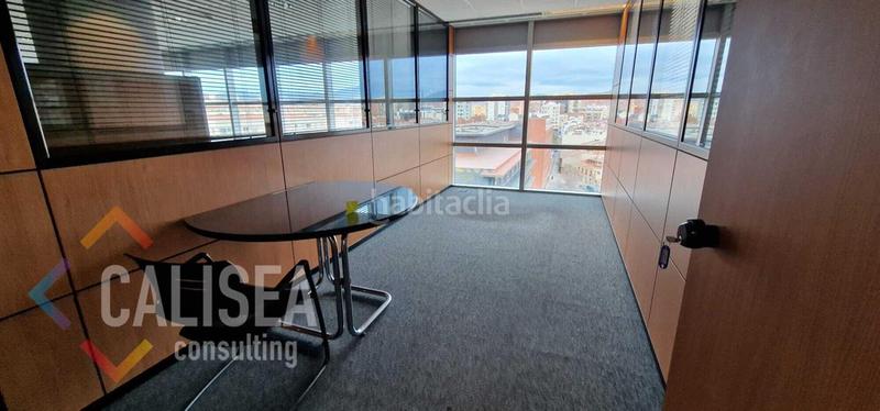 Foto 80bb7e98-b32f-424f-af6f-bad07382f112. Bureau dans Creu Alta Sabadell