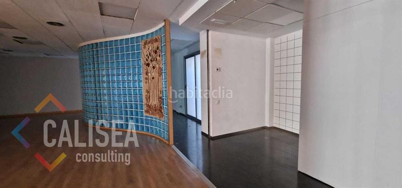 Foto bd42a0df-ce79-4f01-a616-ced8748853f4. Location local commercial dans Centre Sabadell