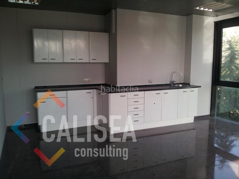 Foto 6a353e2b-527e-4592-8bd0-7e6e512b0bc0. Rent industrial building in carrer de la botànica 162 in Hospitalet de Llobregat (L´)