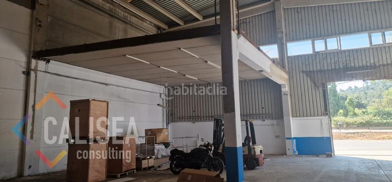 Foto c729344d-3e49-4bb8-bcf3-33ff675a86e6. Alquiler nave industrial en carrer del llobregat 11 en proceso de rehabilitación en Sant Cugat del Vallès