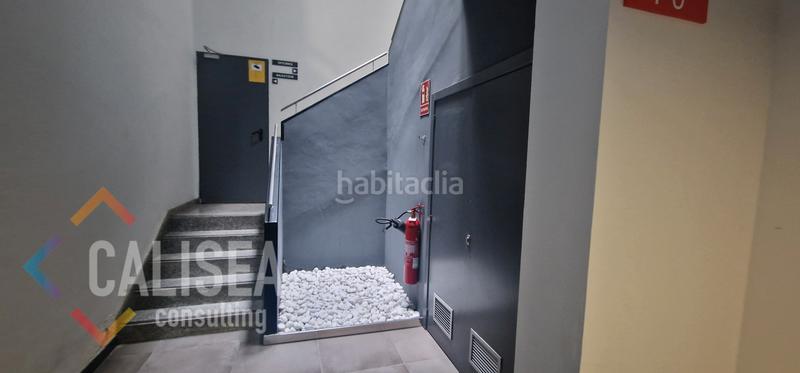 Foto 21680b0d-ebbe-4b8f-a933-4aeba5029775. Alquiler nave industrial en carrer de cuba 1 comercial con gran imagen y visibilidad en Sabadell