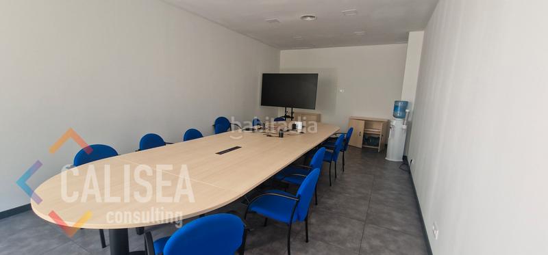 Foto 2a16999c-b821-49bb-b647-e90450066d66. Alquiler nave industrial en carrer de cuba 1 comercial con gran imagen y visibilidad en Sabadell