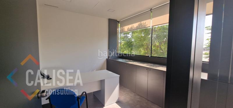 Foto 59248f7c-4d1f-482b-a9aa-e43fd5ad5808. Alquiler nave industrial en carrer de cuba 1 comercial con gran imagen y visibilidad en Sabadell