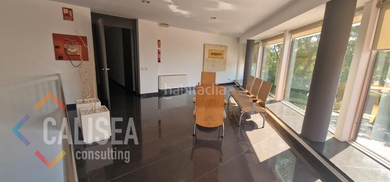 Foto 89d2640f-dfb6-41d4-87a2-4121058f3ff8. Alquiler nave industrial en carrer de cuba 1 comercial con gran imagen y visibilidad en Sabadell