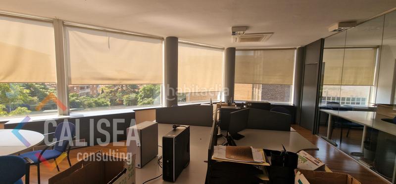 Foto b34f495c-ae91-473a-bae3-9d5fe30bda30. Alquiler nave industrial en carrer de cuba 1 comercial con gran imagen y visibilidad en Sabadell