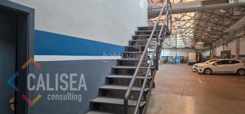 Foto b5df61bc-489d-435f-a657-f3e325aecf3f. Alquiler nave industrial en carrer de cuba 1 comercial con gran imagen y visibilidad en Sabadell