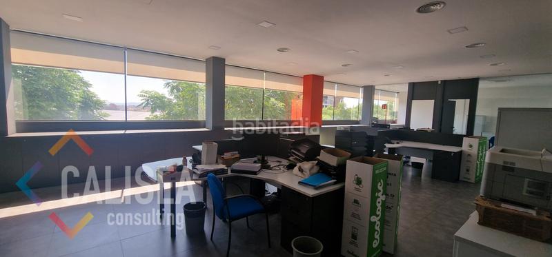 Foto e47013ac-480b-4b6c-b41a-b6ed893e8e07. Alquiler nave industrial en carrer de cuba 1 comercial con gran imagen y visibilidad en Sabadell