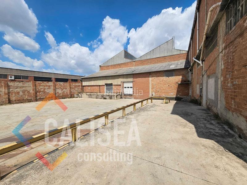Foto a94f8075-d59d-4825-ab4a-9b43e8d68921. Affitto capannone industriale in passeig del comerç 72 in Sabadell