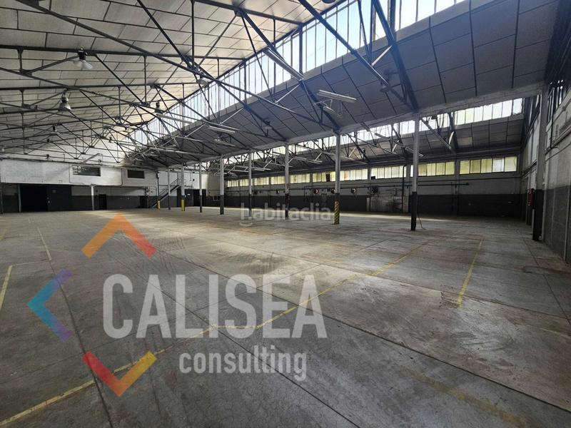 Foto ac0a72b3-ca8d-4e3f-9f8a-c2934e8b0a02. Affitto capannone industriale in passeig del comerç 72 in Sabadell