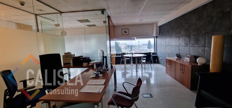 Foto 915d9ab0-aeb1-4f66-8f64-1c1b8bbafbbf. Rent office space in carrer de renall 8 in Gràcia Sabadell