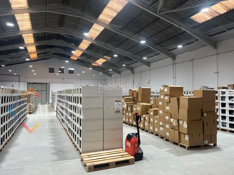 Foto 280e6952-4785-4f9a-86d7-aff55094f20a. Miete fabrikhalle in carrer cantàbria 9 in Parc Central Barberà del Vallès