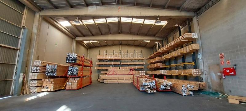 Foto e6e2c775-5c86-43be-87fb-45695e16ef5d. Alquiler nave industrial en n/a 27 cantonera diafana para entrar!!! en Sabadell