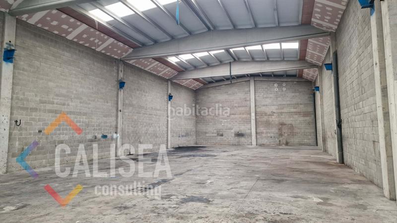 Foto d9d0db96-bf18-406c-baae-e507717db4a7. Alquiler nave industrial en carrer del mas baiona 60 ideal almacén en Sabadell