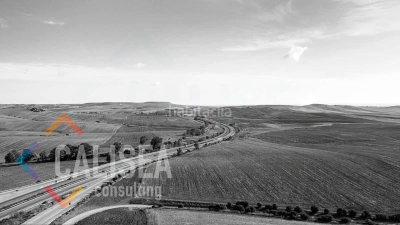 Foto b4b5a4c8-76c6-4aee-9d39-7821c5b2a6bd. Terrain industriel dans avinguda de la llana 1 dans Rubí