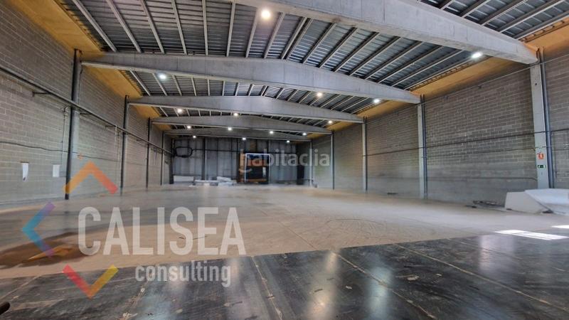 Foto 9f72f74a-2622-4453-b989-14eaf3b9c336. Rent industrial building in avinguda de Can Roqueta 1 in Sabadell