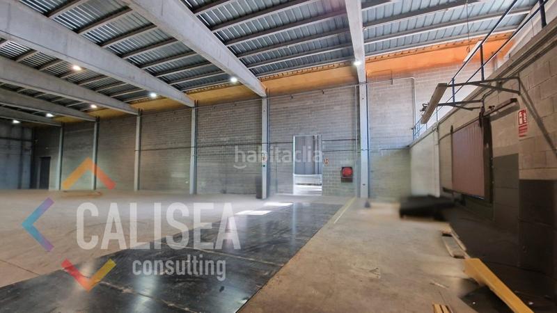 Foto c04b3524-85b8-43e6-87c2-4735b1e7ac19. Rent industrial building in avinguda de Can Roqueta 1 in Sabadell