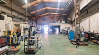 Nau industrial a Carrer salvador seguí "noi del sucre" 11. Cantonera con puente grúa