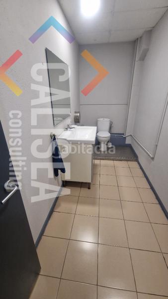 Foto f189ef7a-25e3-45b3-a34a-8e3654e35932. Rent industrial building in carrer de mogoda 2 in Barberà del Vallès