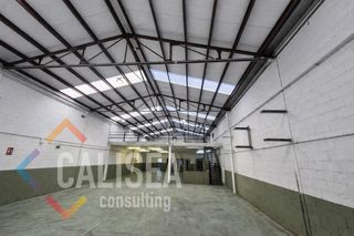 Lloguer Nau industrial a Carrer del montsià 36