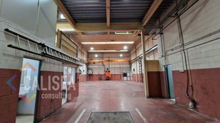 Miete Fabrikhalle in Avinguda del mediterrani 18. Con puente grúa