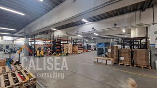 Lloguer Nau industrial  Carrer conflent 2a. Con potencia y excelente imagen corporativa