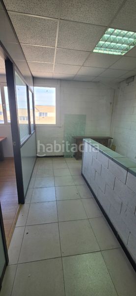 Foto b1efc6b7-5bf9-43bf-9f65-c29c42eb4130. Location bâtiment à usage industriel dans carrer de guifre el pilós 2g dans Polinyà