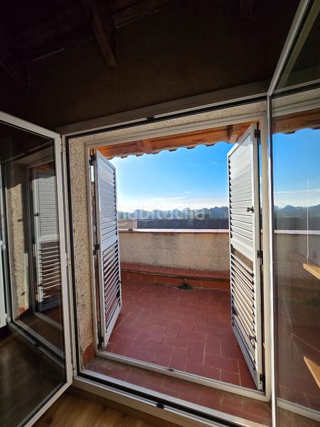 Foto 5bbca793-f7f3-4a53-9884-7bd98f8e4503. Duplex con riscaldamento parcheggio in La Mallola Esplugues de Llobregat