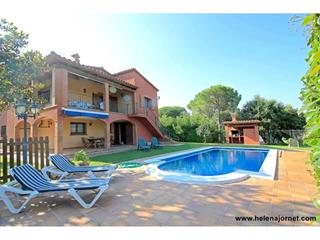 Casa  Occitania. Casa aislada con piscina