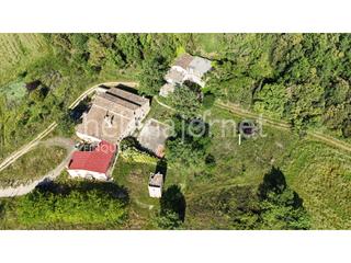 Masia a Pocafarina 53. Masía del siglo xvii para restaurar con restaurante anexo