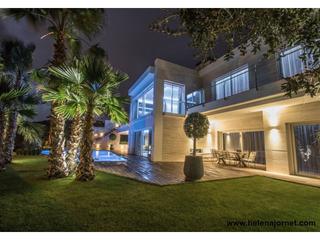 Maison  Mas nou. Exclusiva casa de obra nueva con piscina exterior, piscina inter
