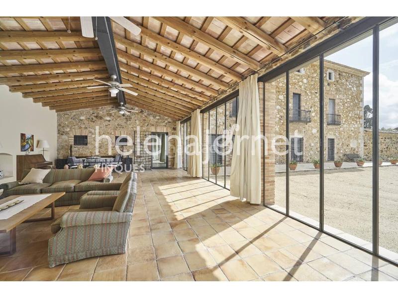 Foto 8d600232-67c0-4d83-ae68-8e943fa8c506. Masía única y excepcional finca rústica de 132ha, con una masía totalmente reformada, una granja y un pantano. en Llagostera